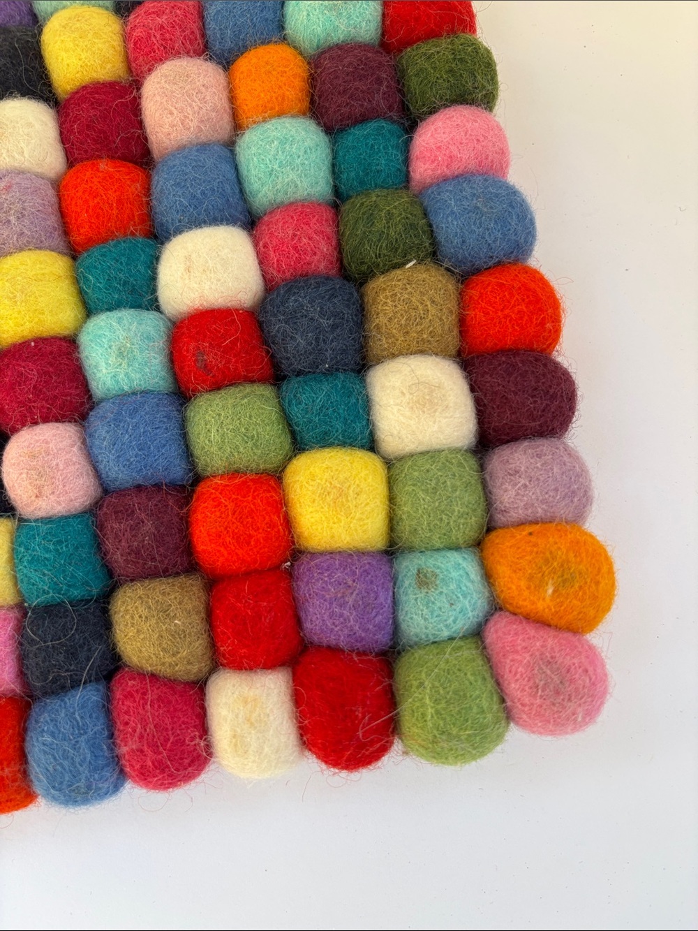 🌈 Handmade Felt Ball Trivets Set of 2 Colorful Wool Hot Pads Boho Kitchen Decor - Picture 10 of 17